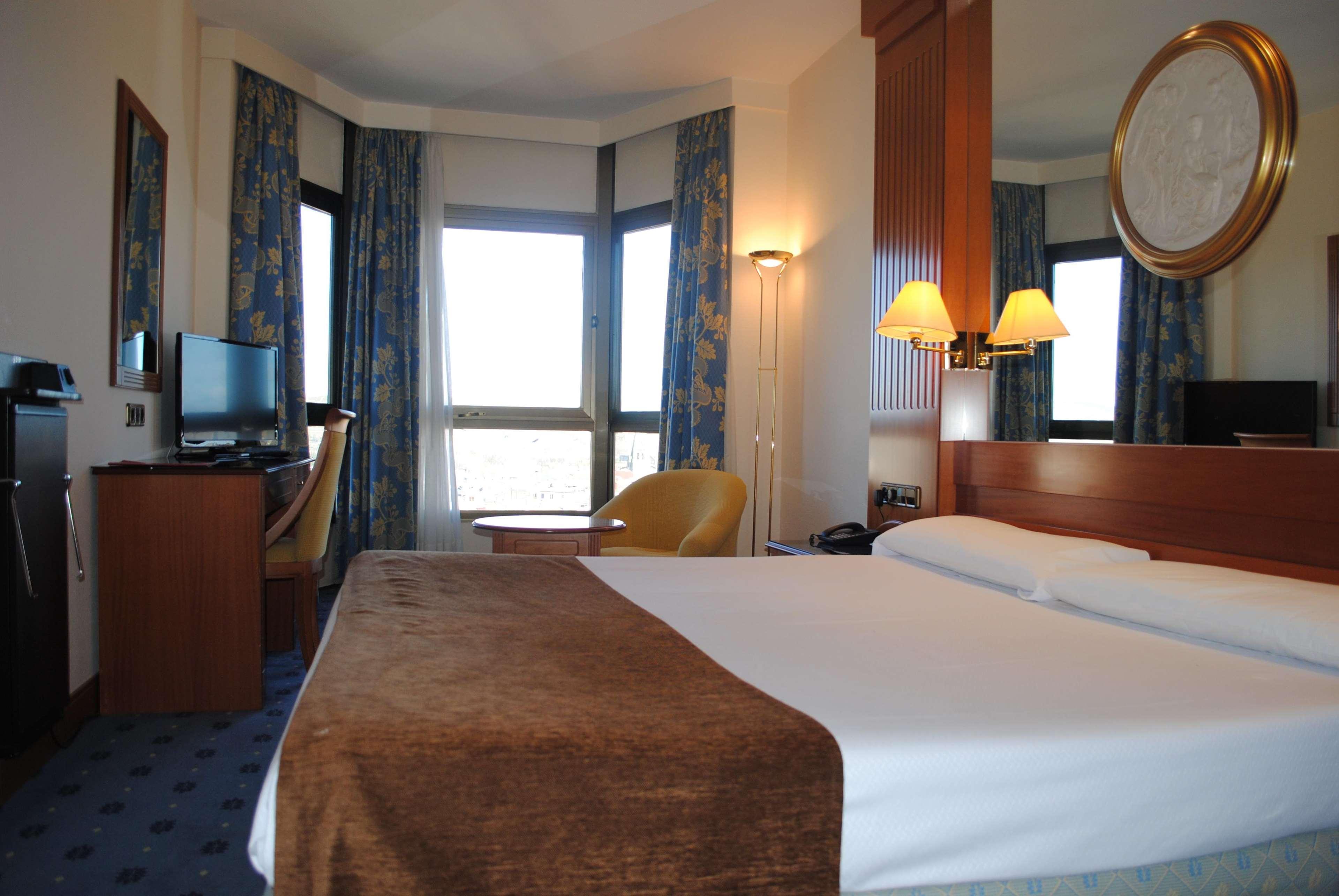 Hotel Los Bracos Logrono Luaran gambar