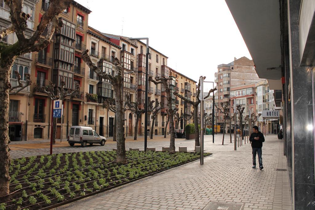 Hotel Los Bracos Logrono Luaran gambar