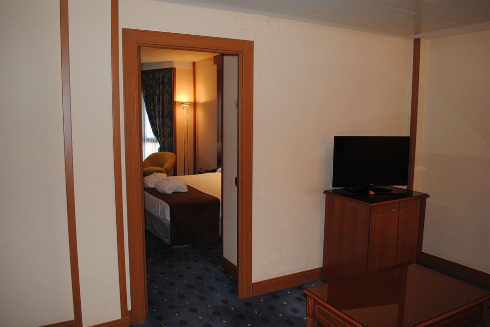 Hotel Los Bracos Logrono Luaran gambar